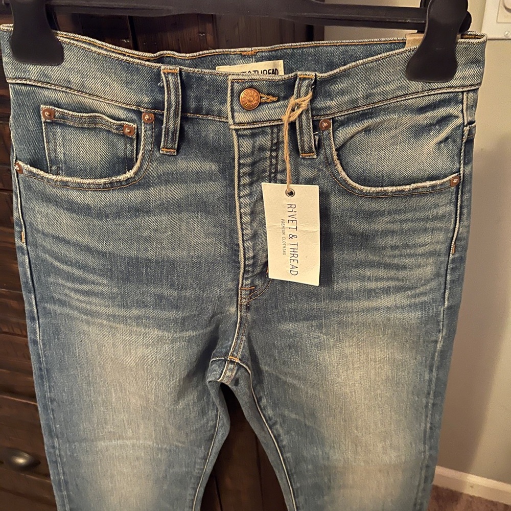 Madewell thread kick out crop